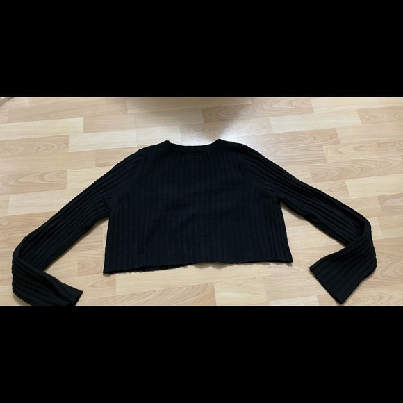 Urban Outfitters Black Cropped Cardigan - Picture 7 of 7